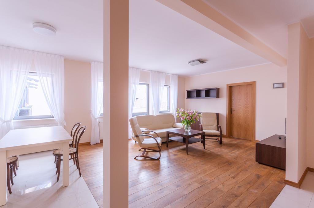 Gosciniec Kasztel U Gostla Hotel Murowana Goślina Cameră foto